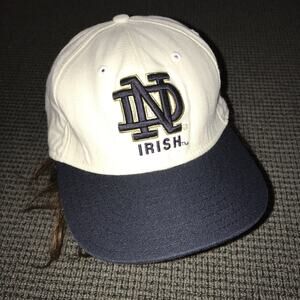 Notre Dame Fighting‎ Irish 7 3/8 Fitted White Hat By New Era Tyro 001